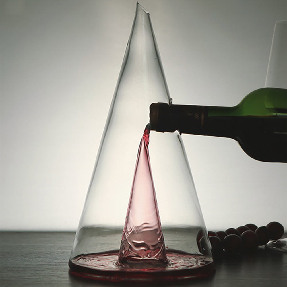 Carafe à vin rouge soufflée à la main en forme de pyramide unique avec base large image de fenêtre